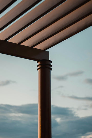 Embracing Minimalist Design with a Modern Pergola - Sonkuki