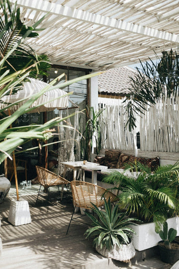 Revamp Your Outdoor Space: 5 Creative Ways to Decorate Your Pergola - Sonkuki