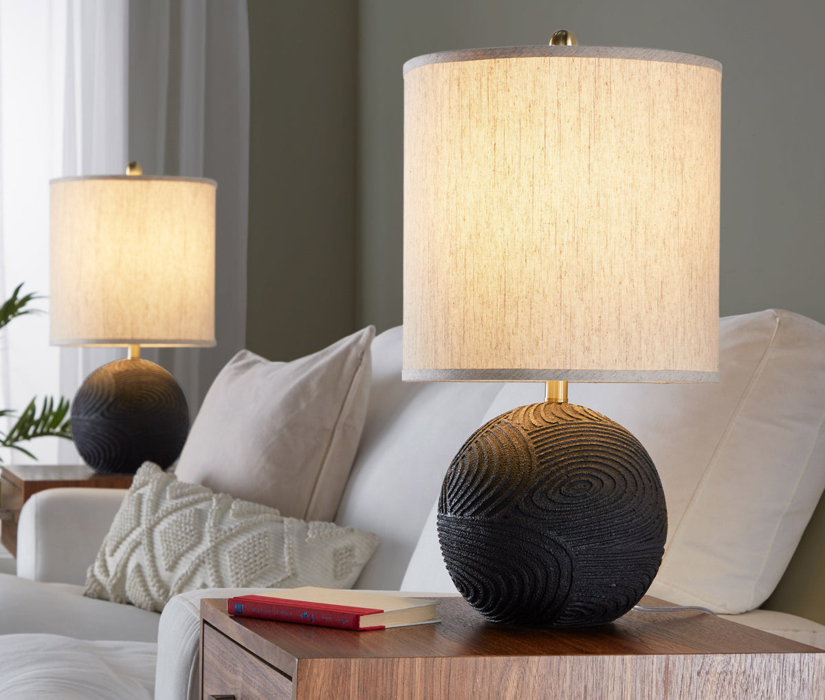 Kona 23" Contemporary Polyresin Table Lamp in Matte Black Polyresin, Modern Brass and Natural Linen Shade from Grandview Gallery by LumiSource - Set of 2 - Sonkuki