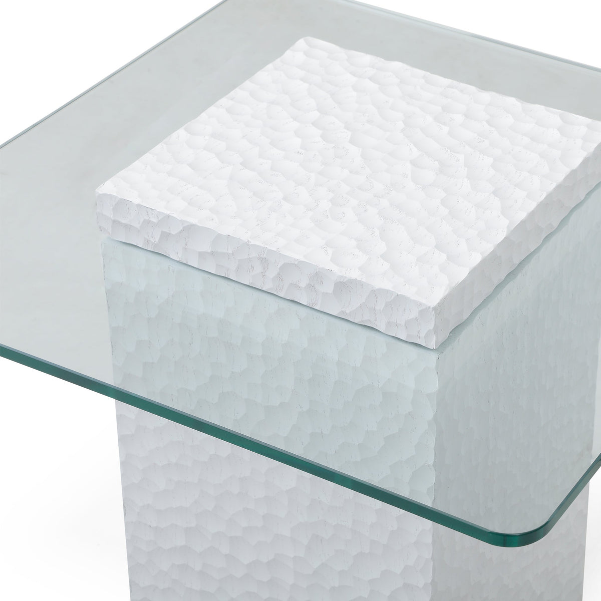 Modern White Sculpted Side Table - Sonkuki