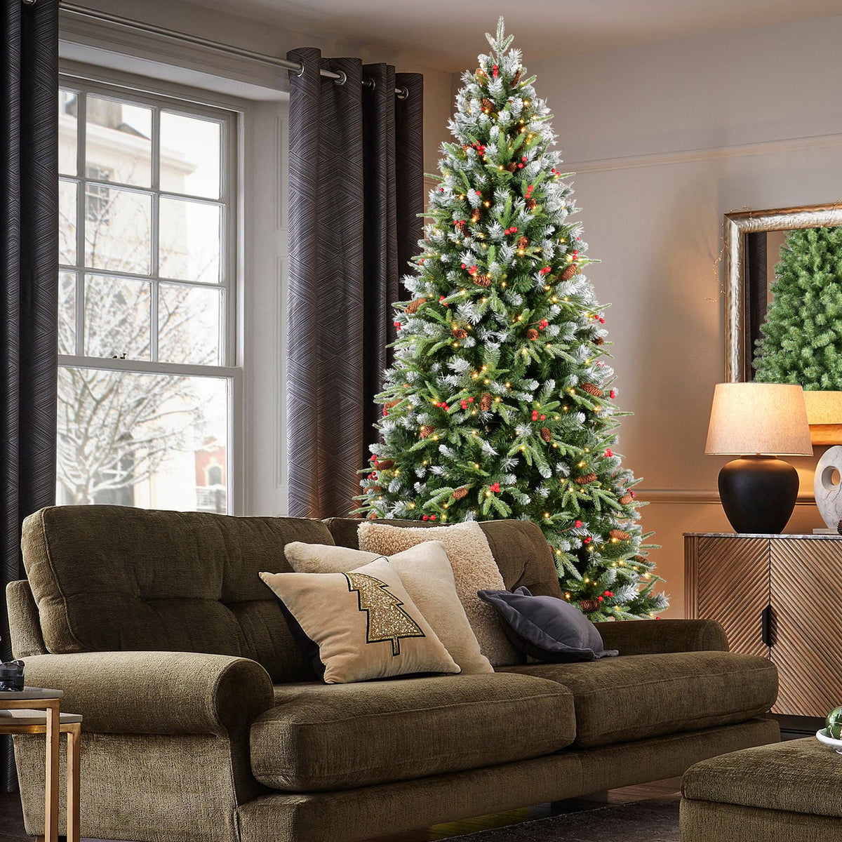 PE/PVC Tree Red Fruit & Pine Cone - Sonkuki